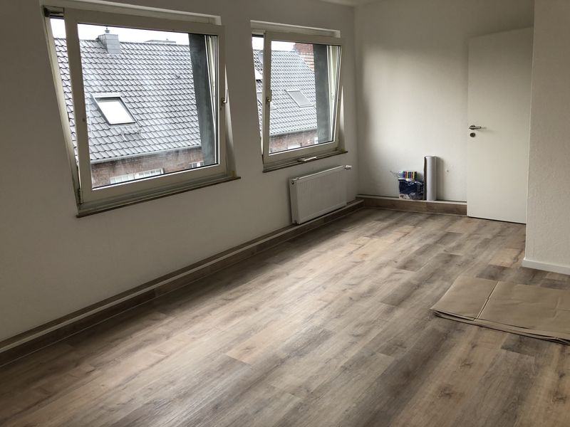 Wesel Innenstadt komplett renoviert 2,5 Zi. im 2.OG  ohne Balkon 